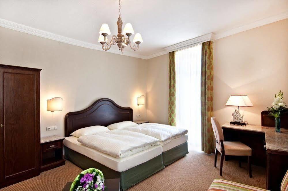 Atel Hotel Lasserhof Salzburg Bagian luar foto